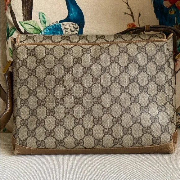 Gucci Vintage Crossbody Bag - Picture 5 of 14